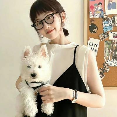 他很怪，他是我爸爸
