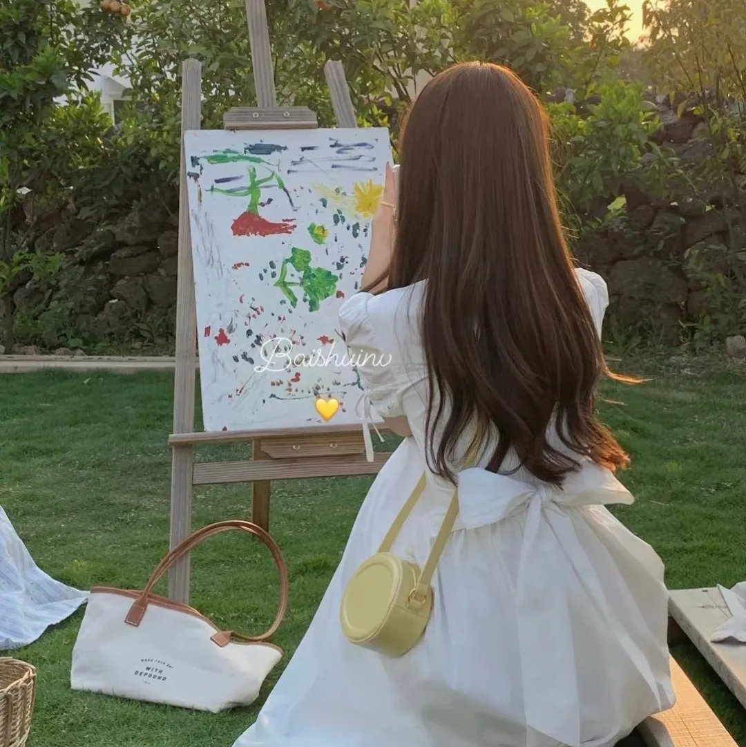 云边有个小卖部